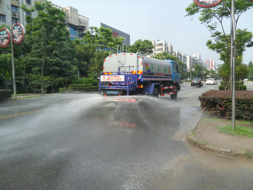 洒水车后洒 洒水车后洒