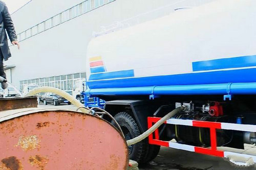 洒水车吸水 洒水车吸水